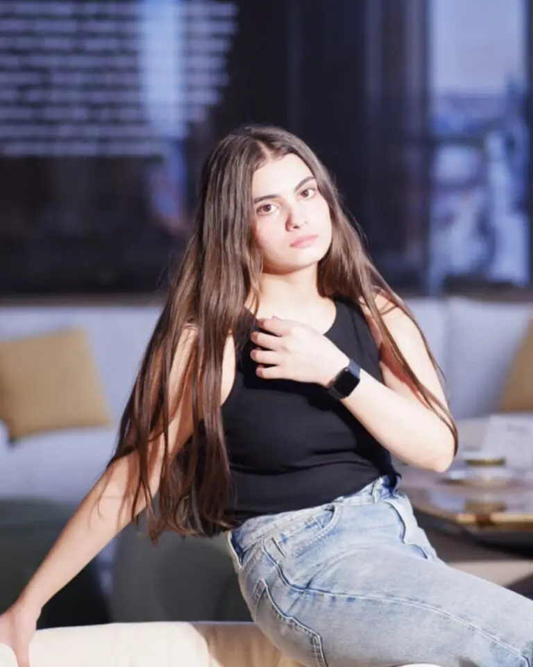 Home | Mogedochi Srishti Chawla, Model, Mogedochi, Mi Casa Furniture Solutions, Cloth Brand Model, Psychologist Mogedochi